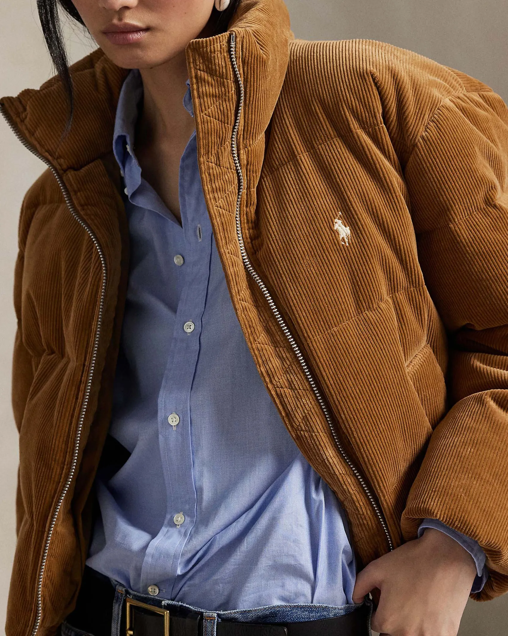 Giubbino color cammello Polo Ralph Lauren in velluto a coste di cotone con imbottitura in piuma d'oca e collo in piedi