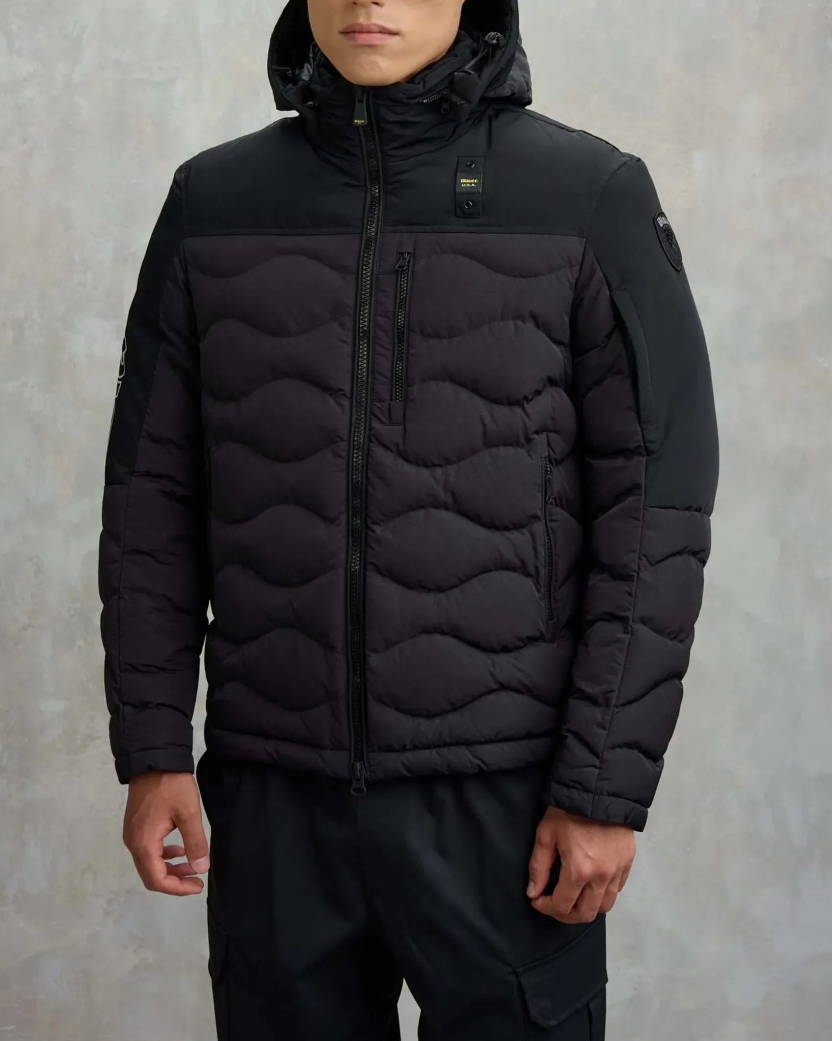 Giubbino Ferwood Blauer nero in nylon crinkle e inserto in teslan con cappuccio staccabile