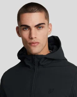Giubbino Lyle & Scott nero in Soft Shell con cappuccio e interno in pile
