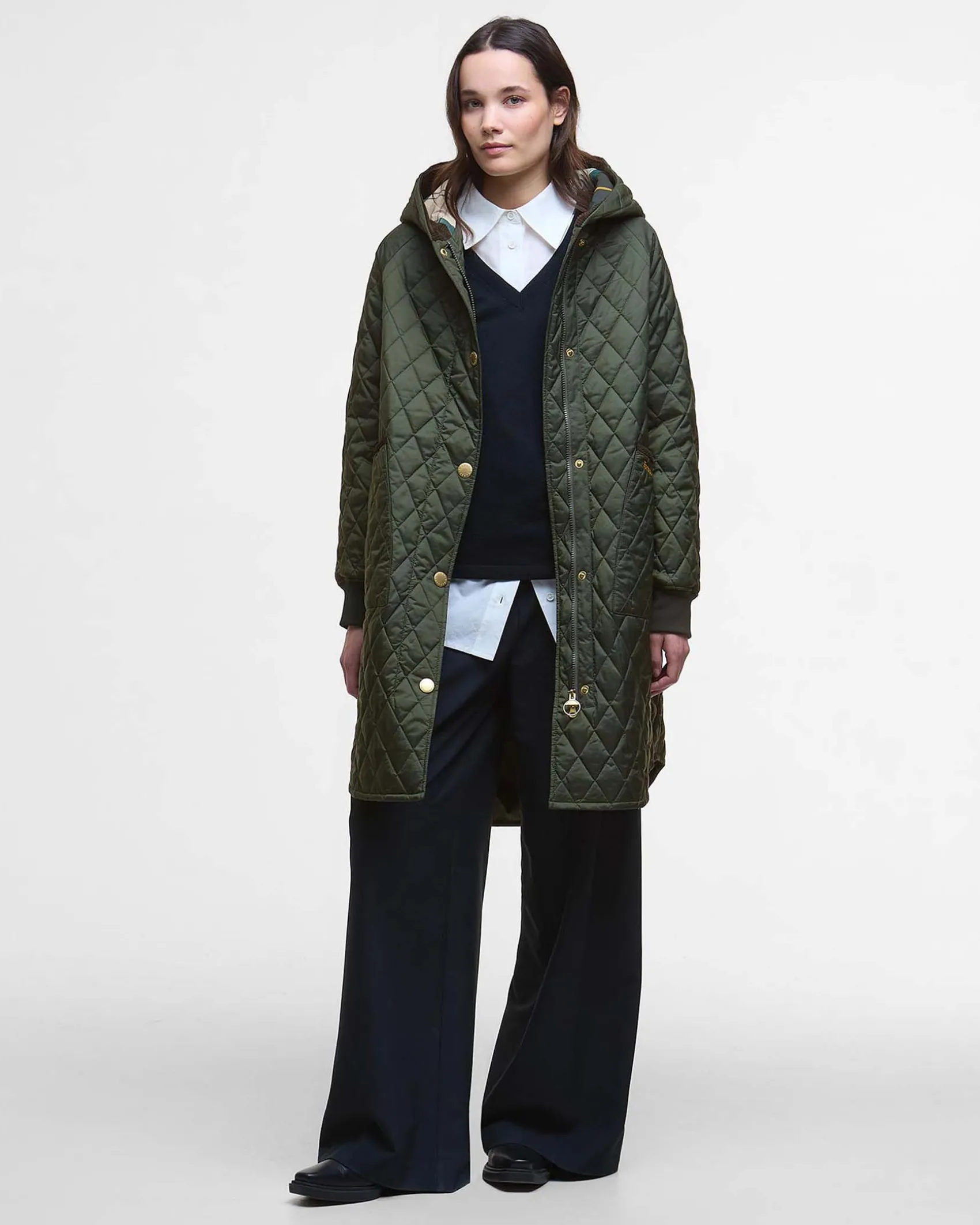 Giubbino midi verde oliva Barbour Hilary trapuntato con cappuccio avvolgente e polsini in tessuto elasticizzato