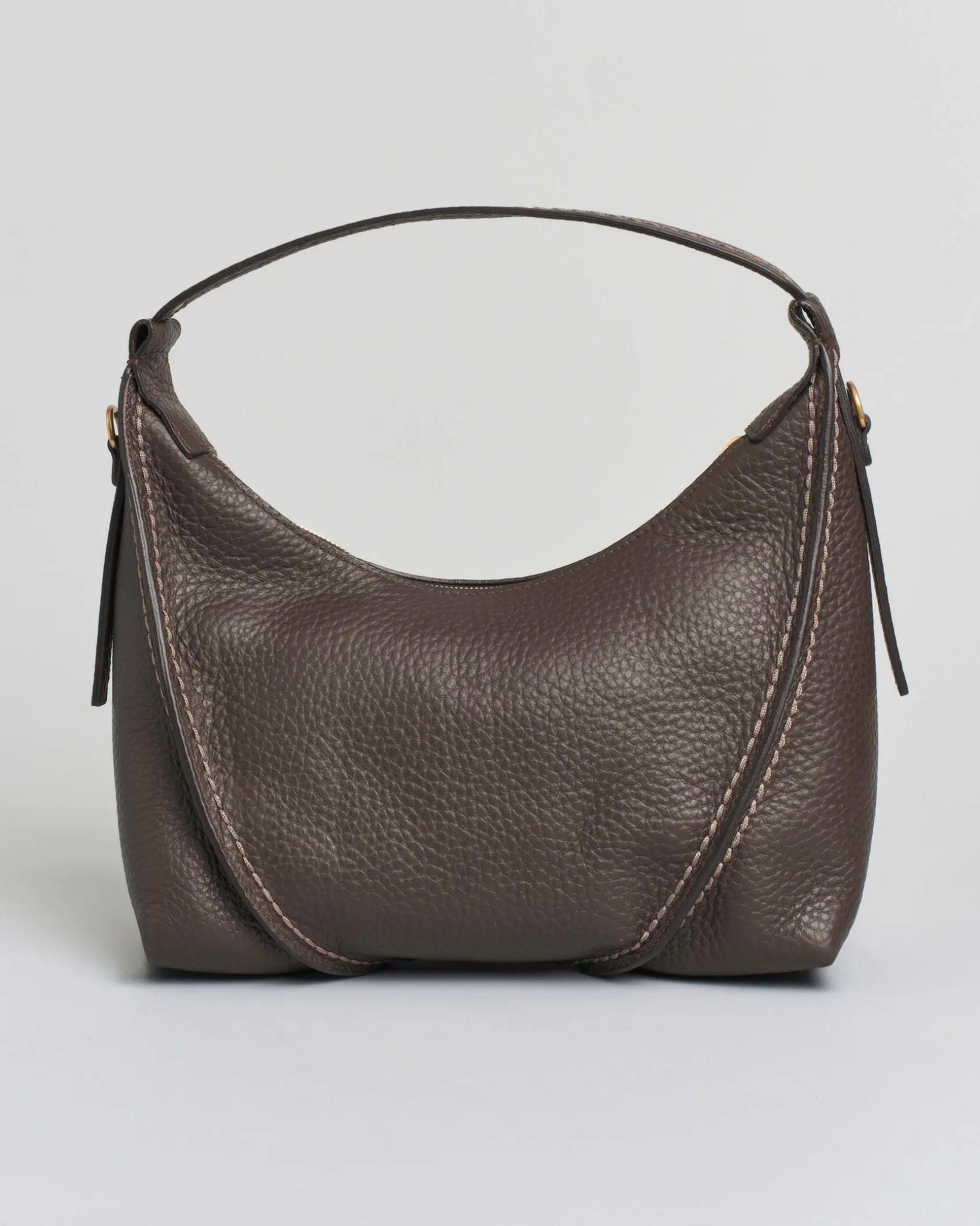 Hobo bag color testa moro Visonà misura piccola in pelle martellata con impunture e cuciture a rilievo