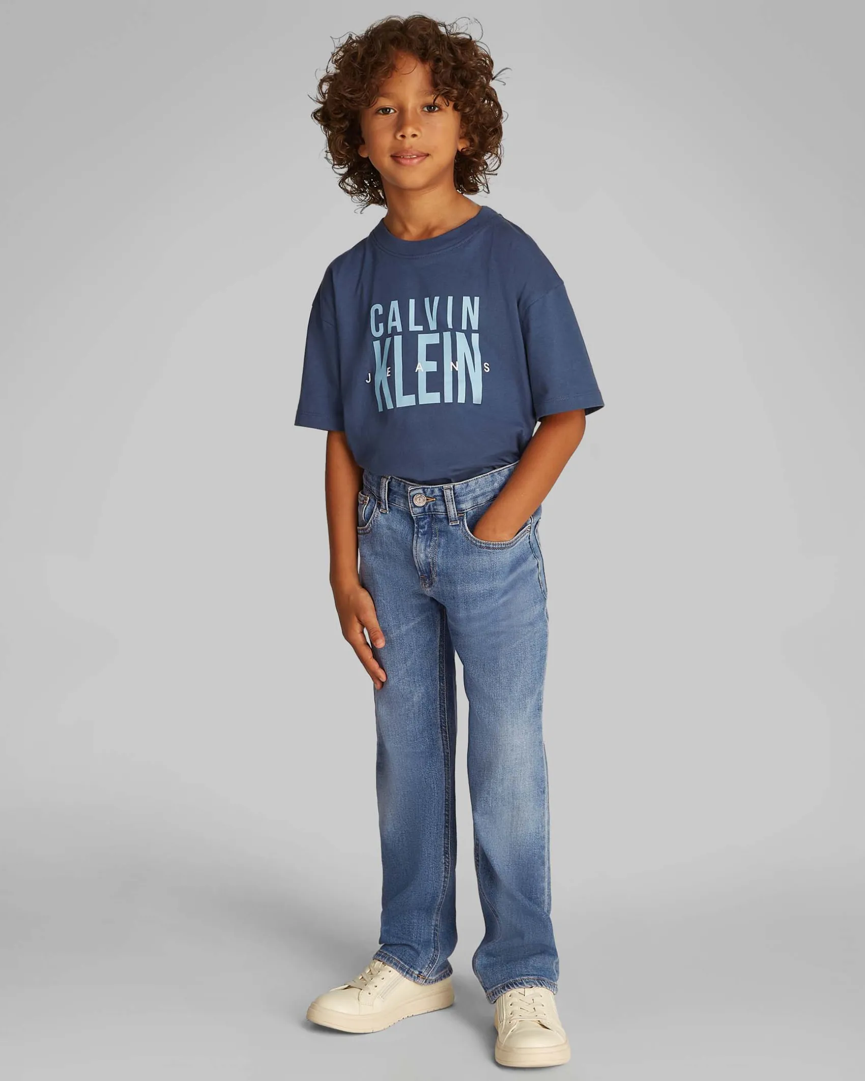 Jeans straight Calvin Klein a lavaggio medio stone washed in cotone stretch