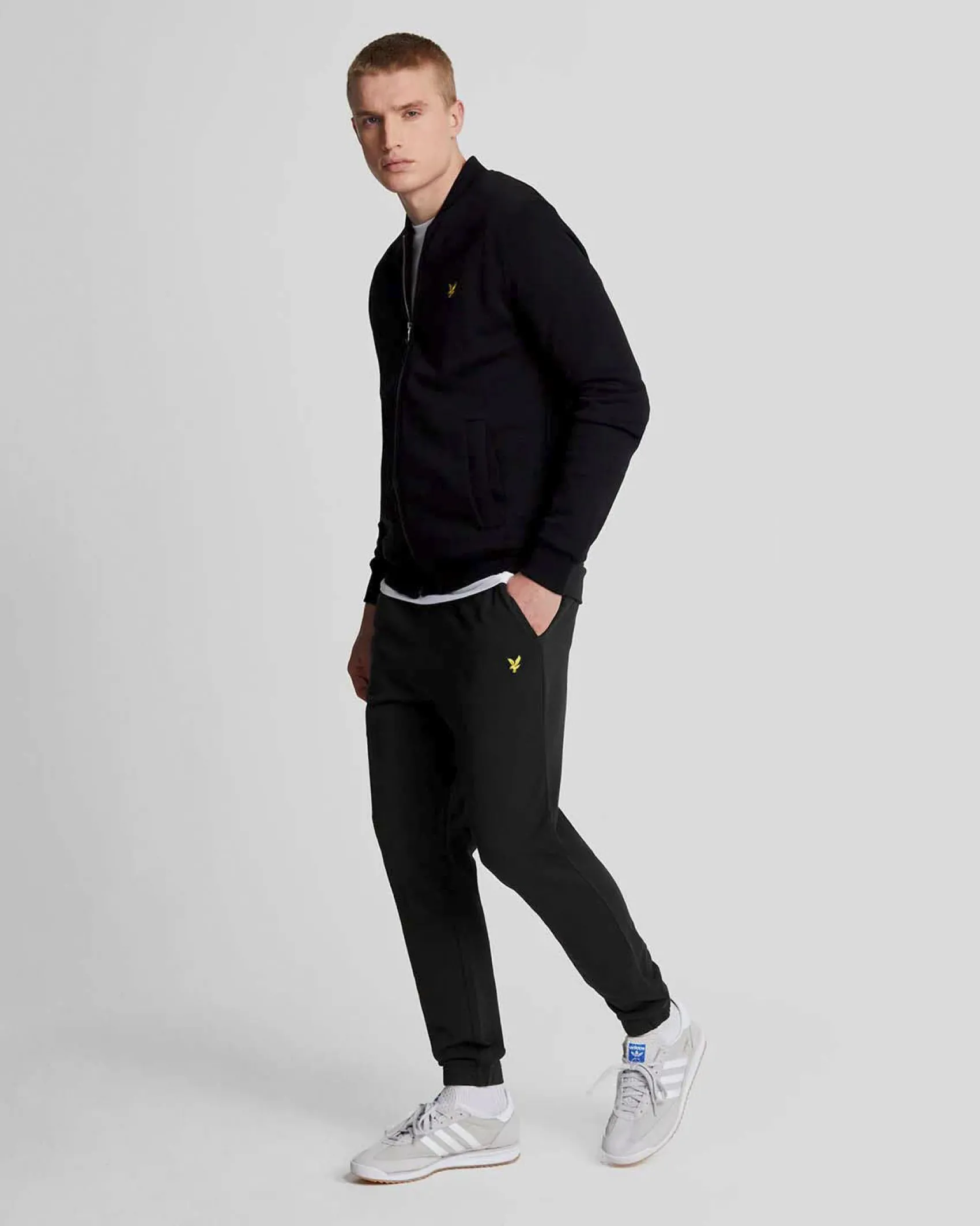 Jogger Lyle & Scott nero in felpa di puro cotone