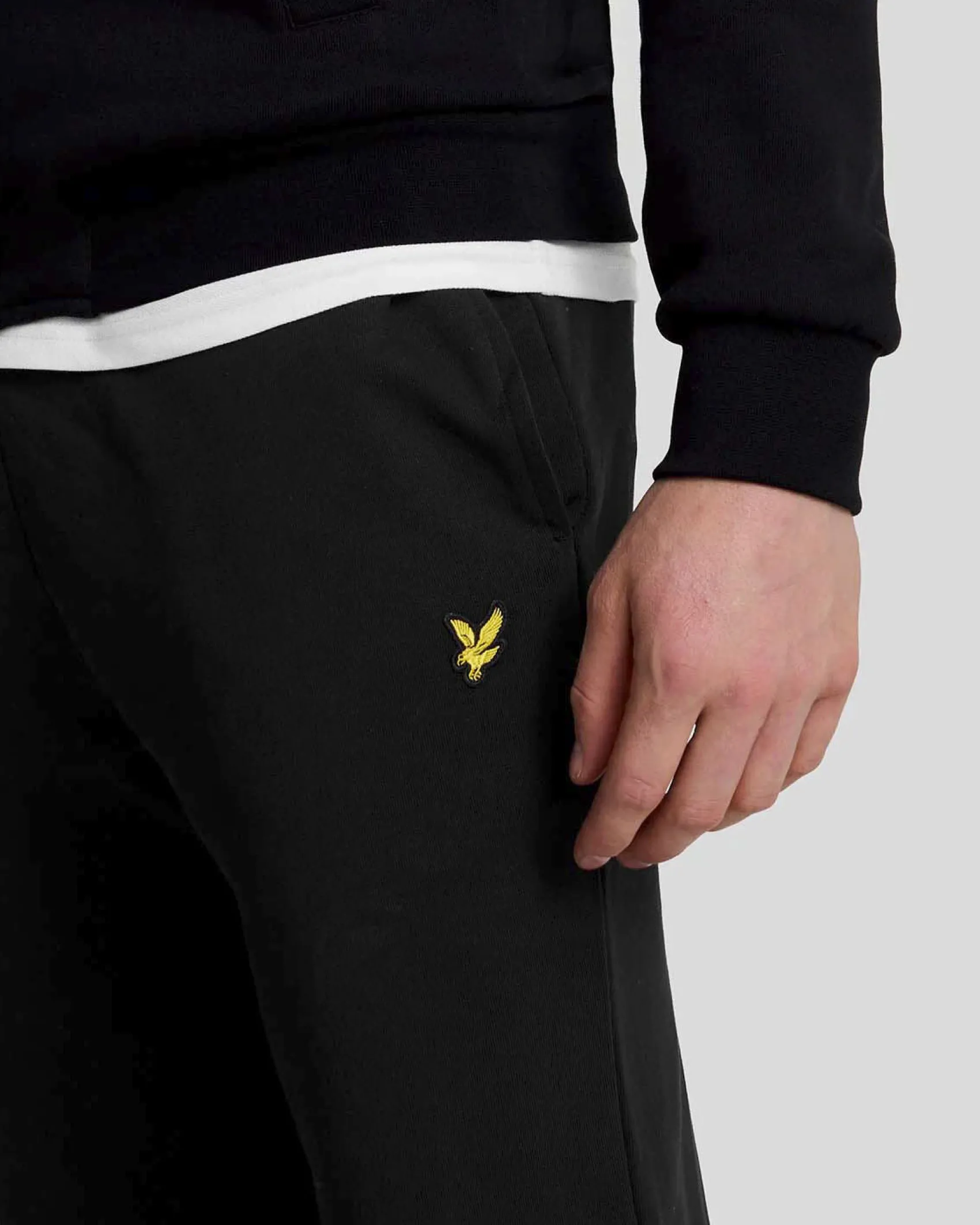 Jogger Lyle & Scott nero in felpa di puro cotone