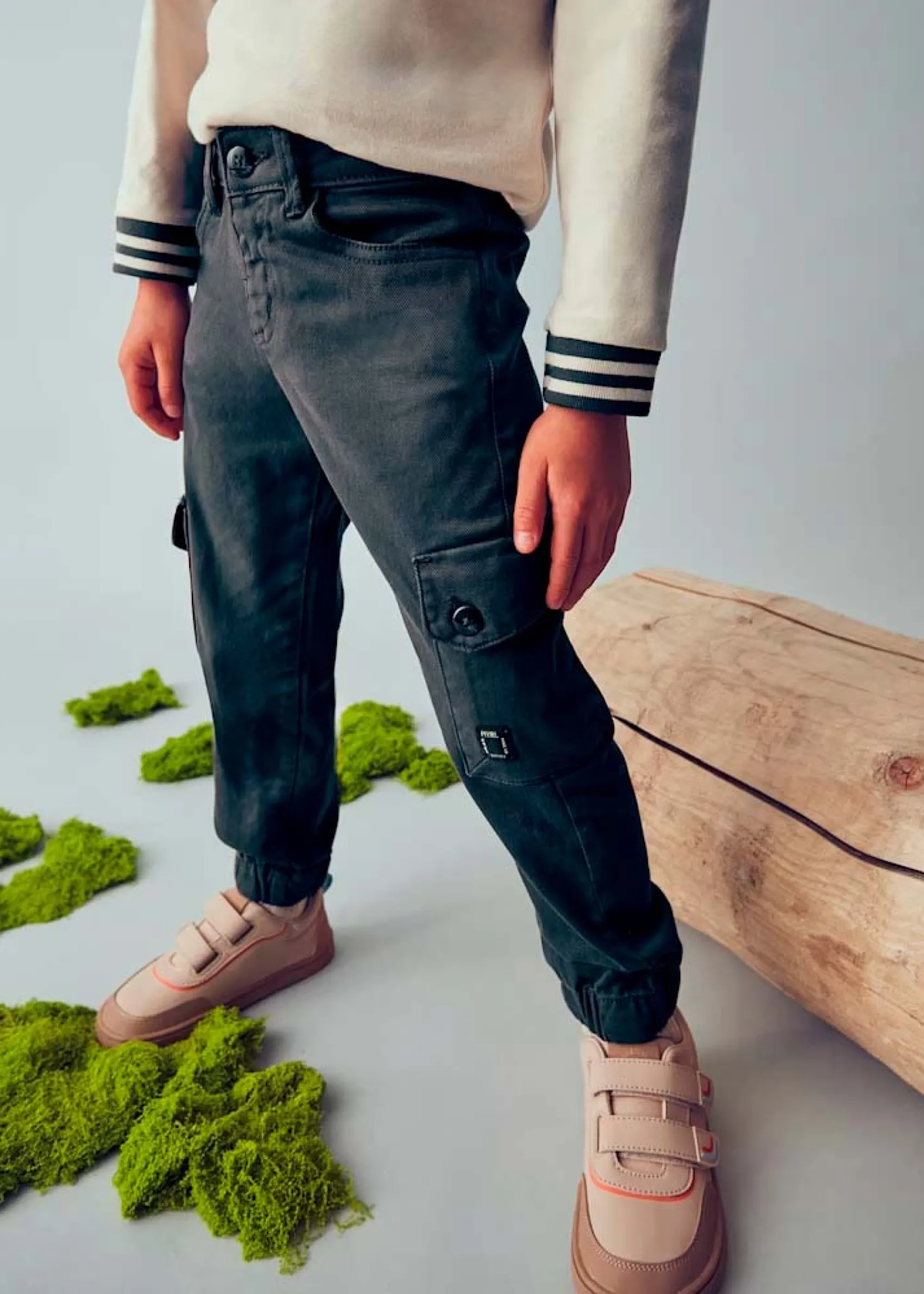 Jogger Mayoral cargo color piombo in cotone stretch