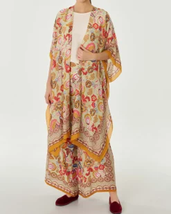 Kimono lungo verde chiaro a fantasia floreale d'ispirazione indiana arancio e multicolore in cupro e modal