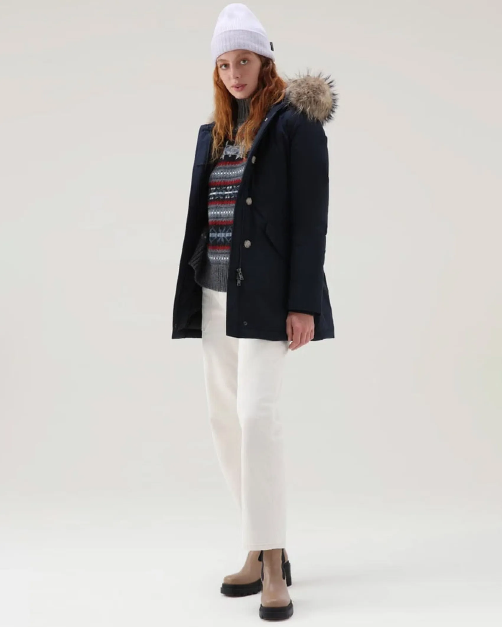 Luxury Arctic Parka blu imbottito in piuma naturale e cappuccio con profilo in pelliccia removibile