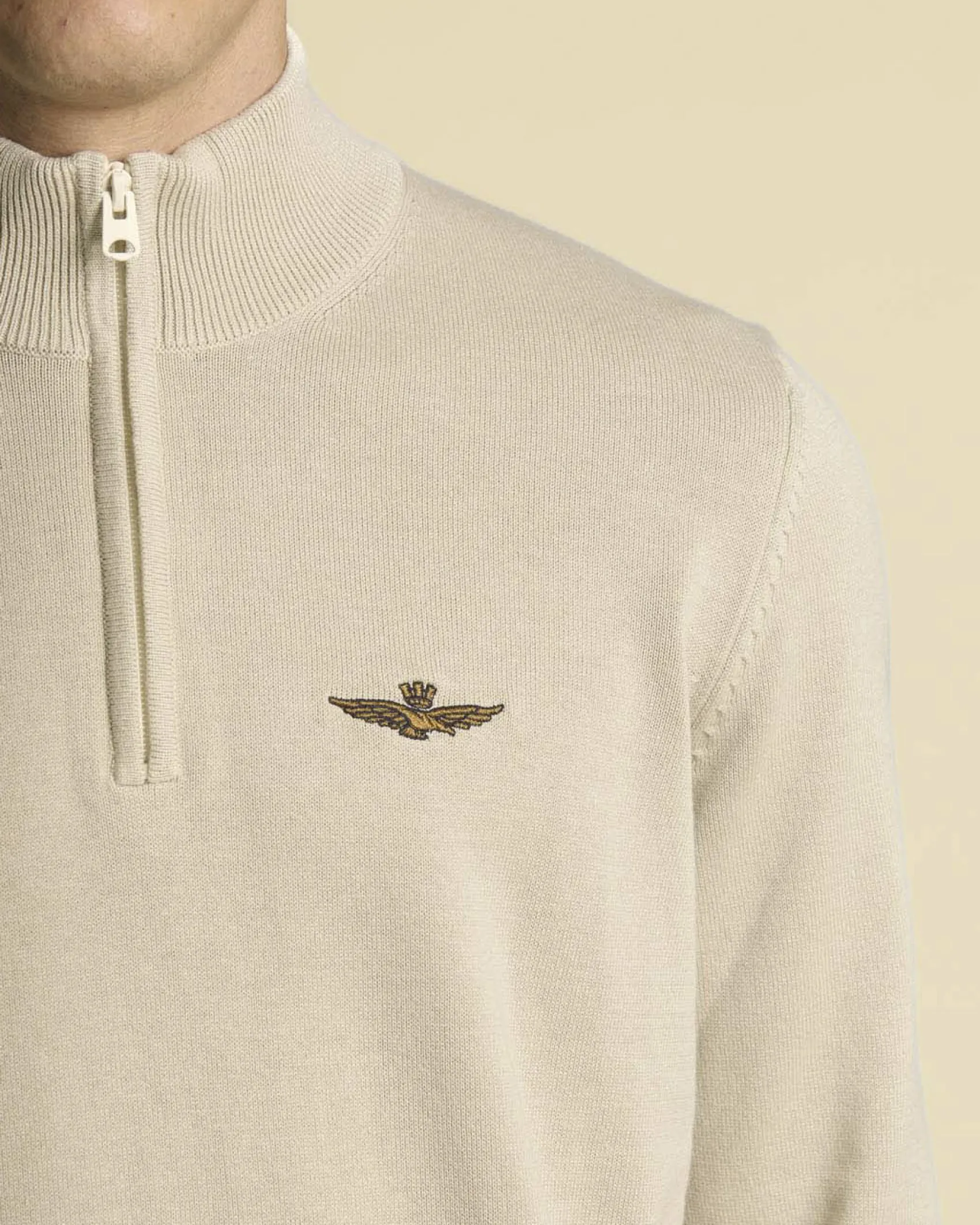 Maglia Aeronautica Militare beige in puro cotone con chiusura a mezza zip