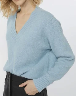 Maglia azzurra in bouclè di alpaca e cotone Weekend Max Mara con scollo a V