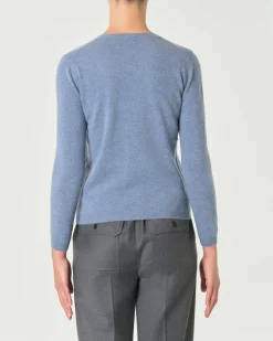 Maglia azzurro denim girocollo in cashmere con profili lavorati a costine