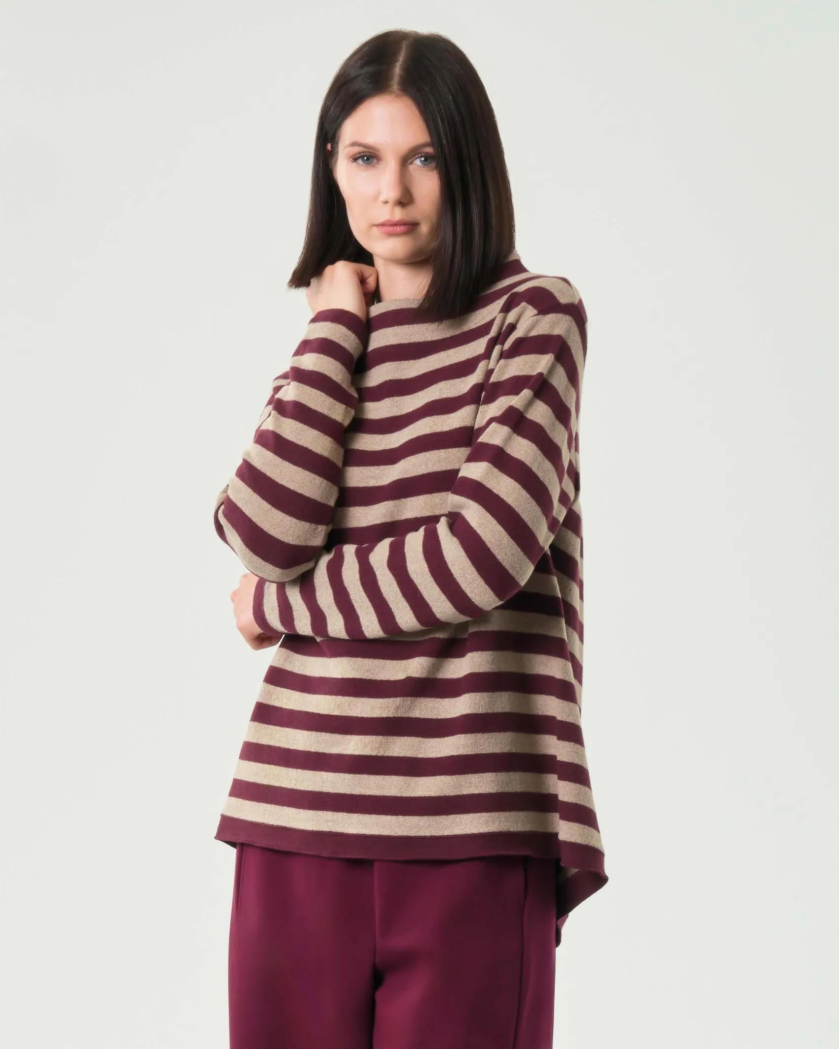Maglia beige a righe bordeaux Jurerê in misto cotone con colletto a cratere