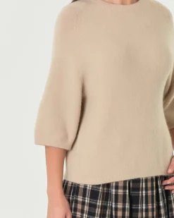Maglia beige in misto mohair con maniche corte al gomito