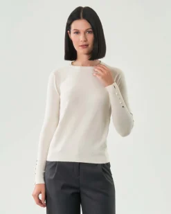 Maglia bianca Hlo! in misto viscosa con polsini alti lavorati a costine con bottoncini in metallo satinato