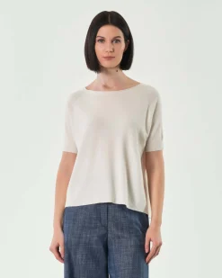Maglia bianca in misto viscosa a maniche corte con spacchetto sul fondo posteriore