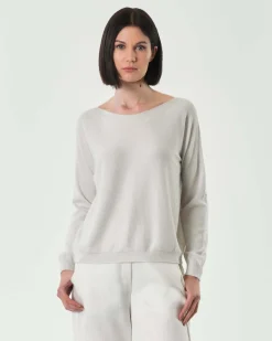 Maglia bianca in misto viscosa con inserti in lurex oro e scollo a barchetta