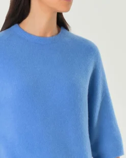 Maglia celeste in misto mohair con maniche corte al gomito