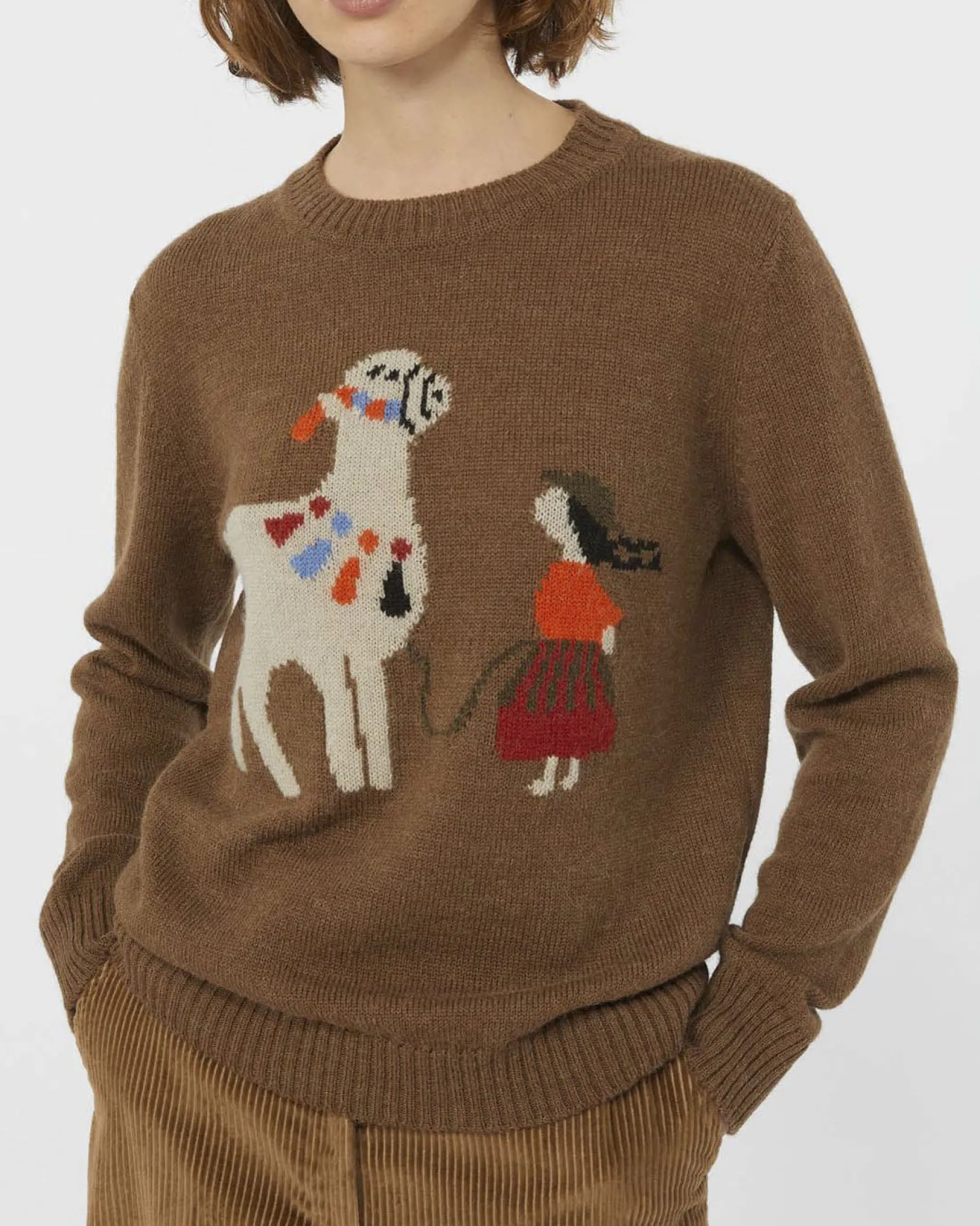 Maglia color cammello Weekend Max Mara in misto alpaca e lana con disegno jacquard lama