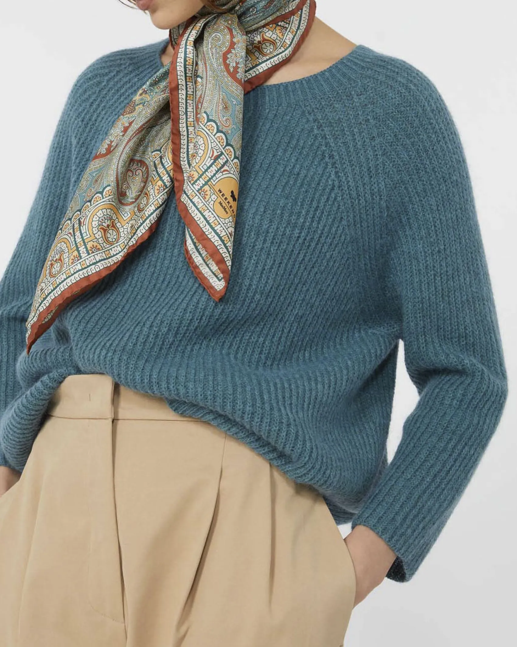 Maglia color ottanio Weekend Max Mara in misto mohari a coste con maniche raglan