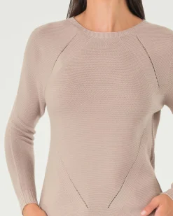 Maglia color tortora in pura lana lavorata a punto Linz a motivo punzonata