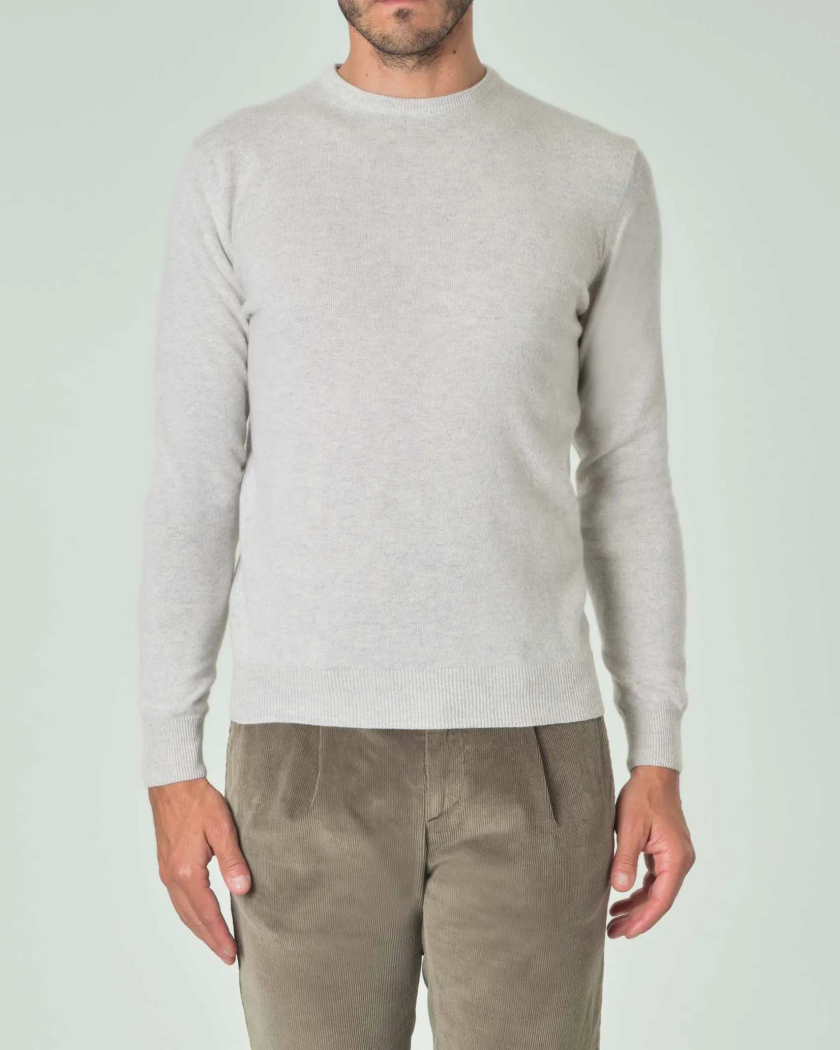 Maglia girocollo Ashki.i color perla in misto lana e cachemire