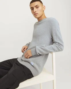Maglia girocollo Jack & Jones grigio chiaro in puro cotone punto mimosa regular-fit con etichetta logo sul fianco