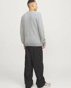 Maglia girocollo Jack & Jones grigio chiaro in puro cotone punto mimosa regular-fit con etichetta logo sul fianco