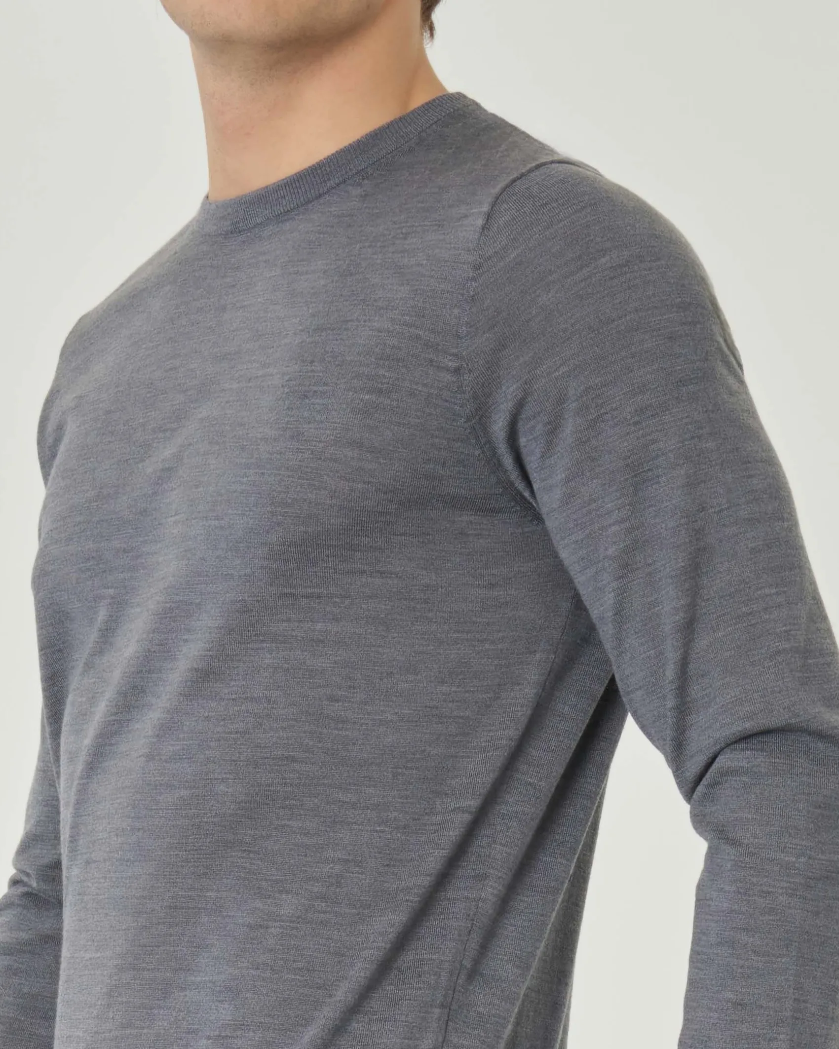 Maglia girocollo Pellizzari grigio melange in pura lana merinos ultrafine