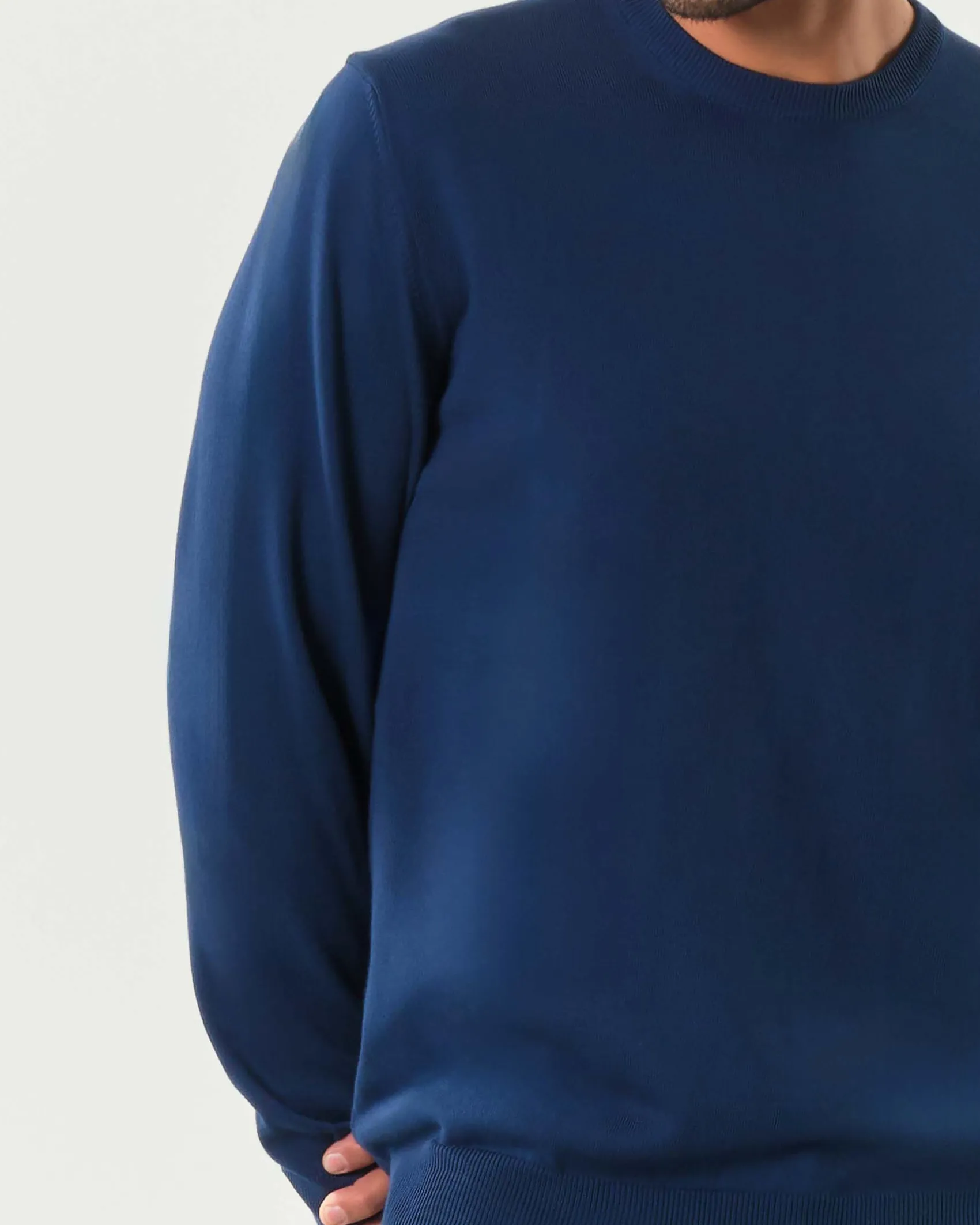 Maglia girocollo Roy Roger's blu indaco regular-fit in puro cotone con patch logo sul fianco