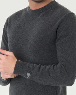 Maglia girocollo Woolrich antracite in lambswool di pura lana con logo ricamato sul polso
