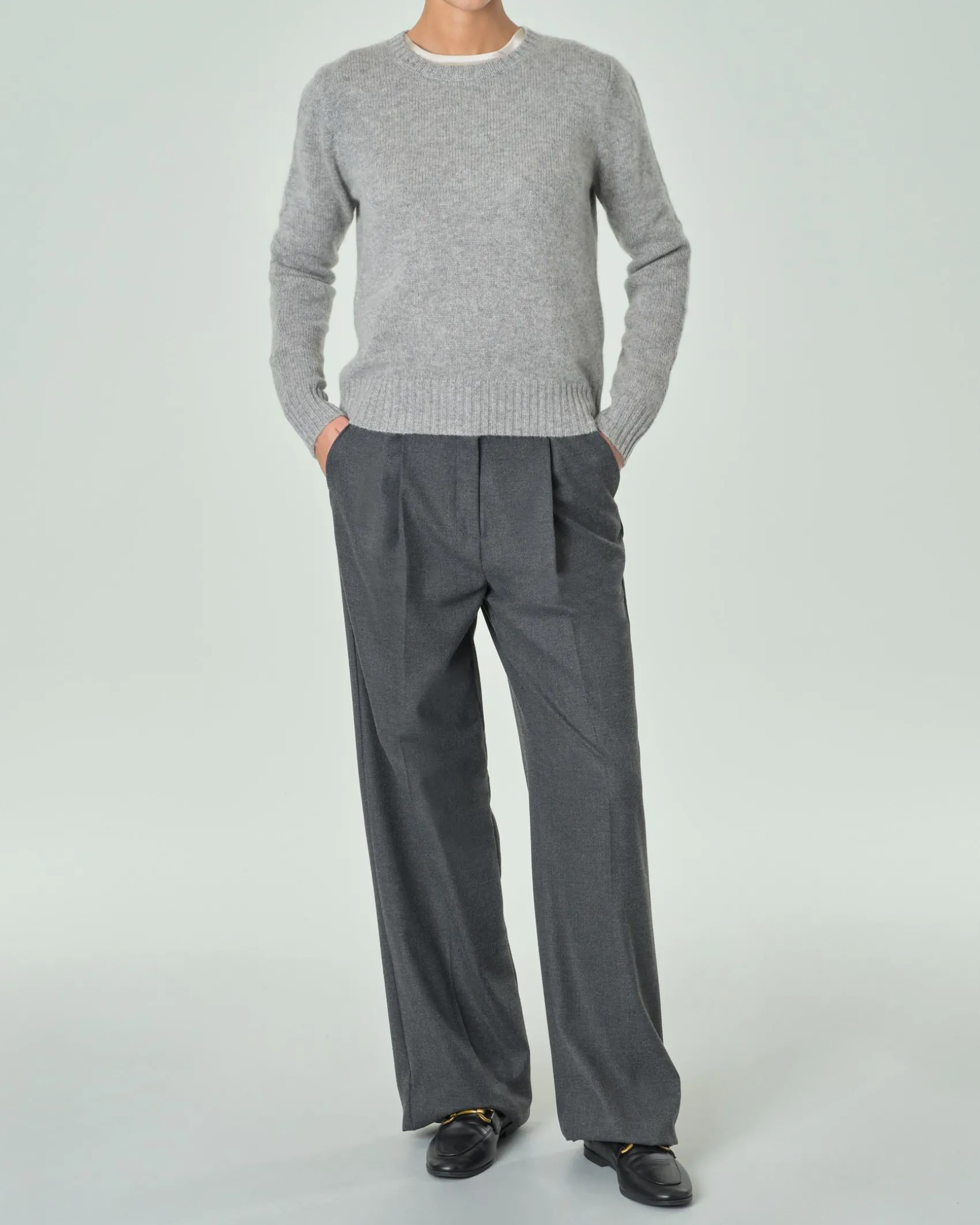 Maglia grigia girocollo in puro cashmere