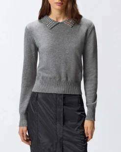 Maglia grigia Pinko in misto lana e viscosa con pietre applicate sul colletto a camicia