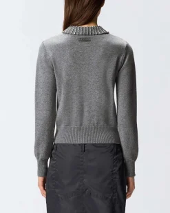 Maglia grigia Pinko in misto lana e viscosa con pietre applicate sul colletto a camicia