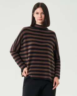 Maglia marrone a righe nere Jurerê in misto cotone dalla linea boxy con colletto in piedi