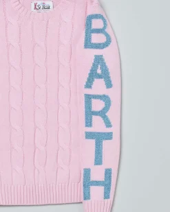 Maglia MC2 Saint Barth rosa in misto lana e cashmere a trecce con maxi scritta logo azzurra sulle maniche