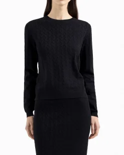 Maglia nera Armani Exchange in misto viscosa a motivo logo jacquard tono su tono