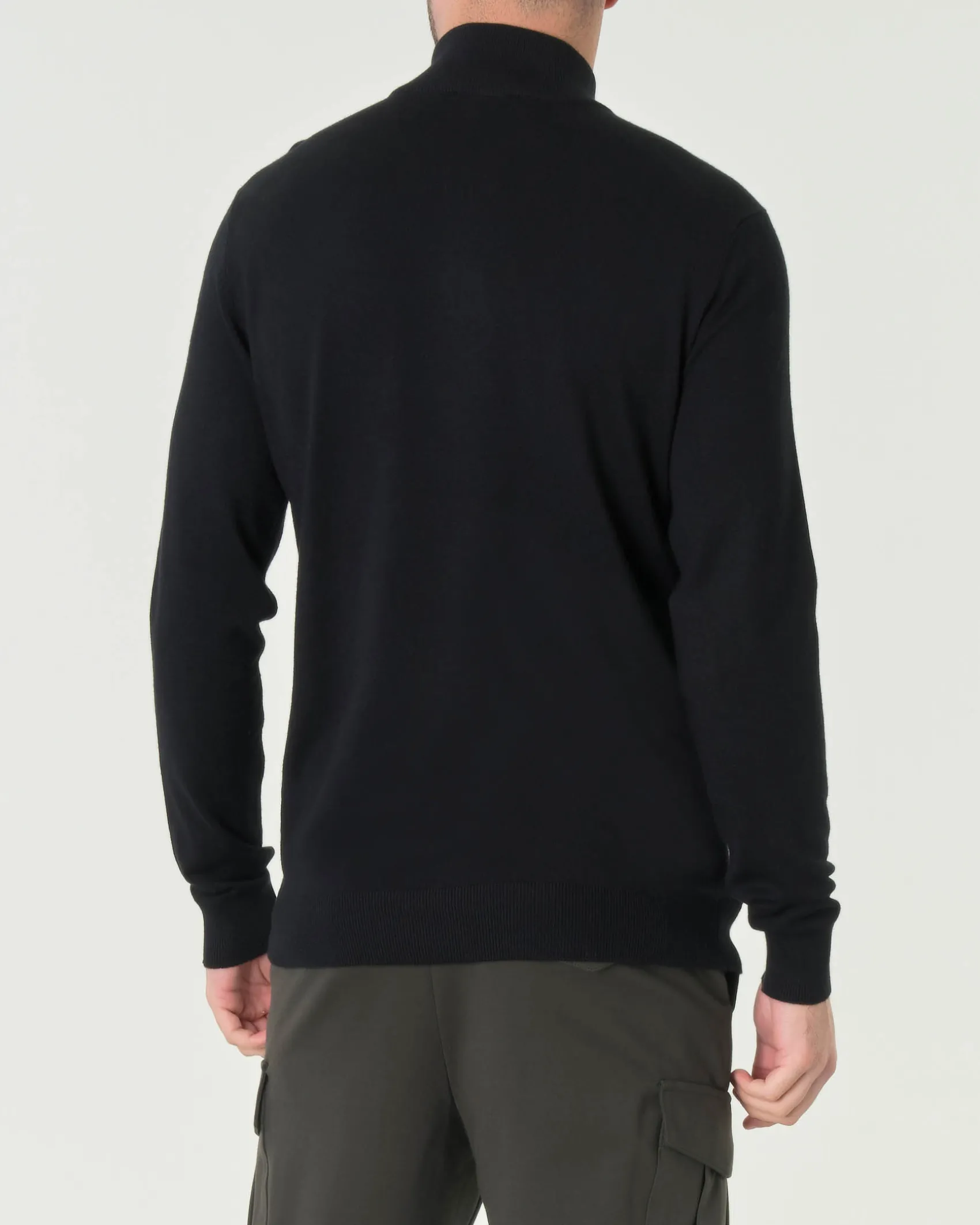 Maglia Paul Baker nera in viscosa a collo alto con apertura a mezza zip e pannello frontale micro armatura