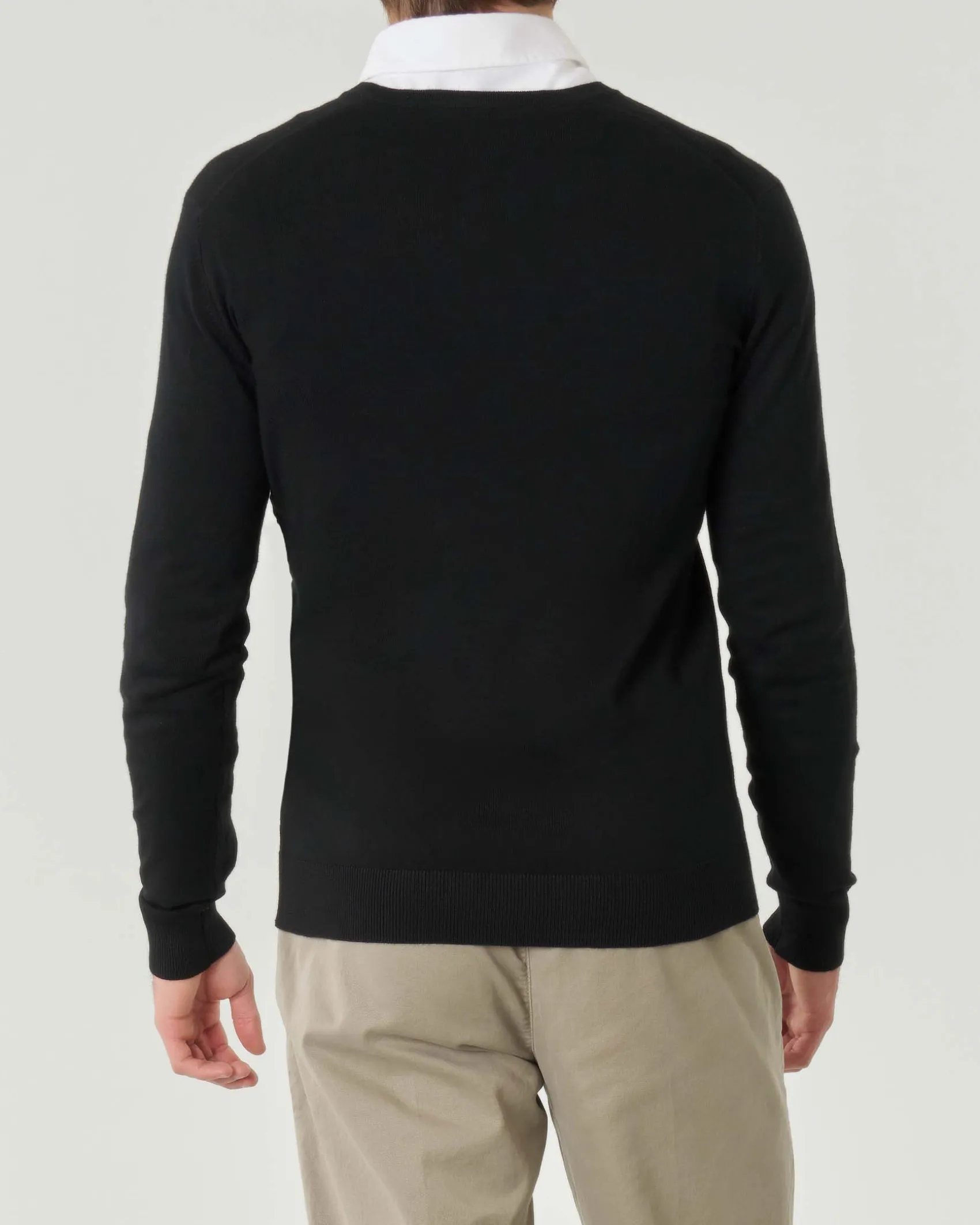 Maglia Paul Baker nera scollo a V tinta unita
