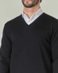 Maglia Pellizzari con scollo a V nera in pura lana merino