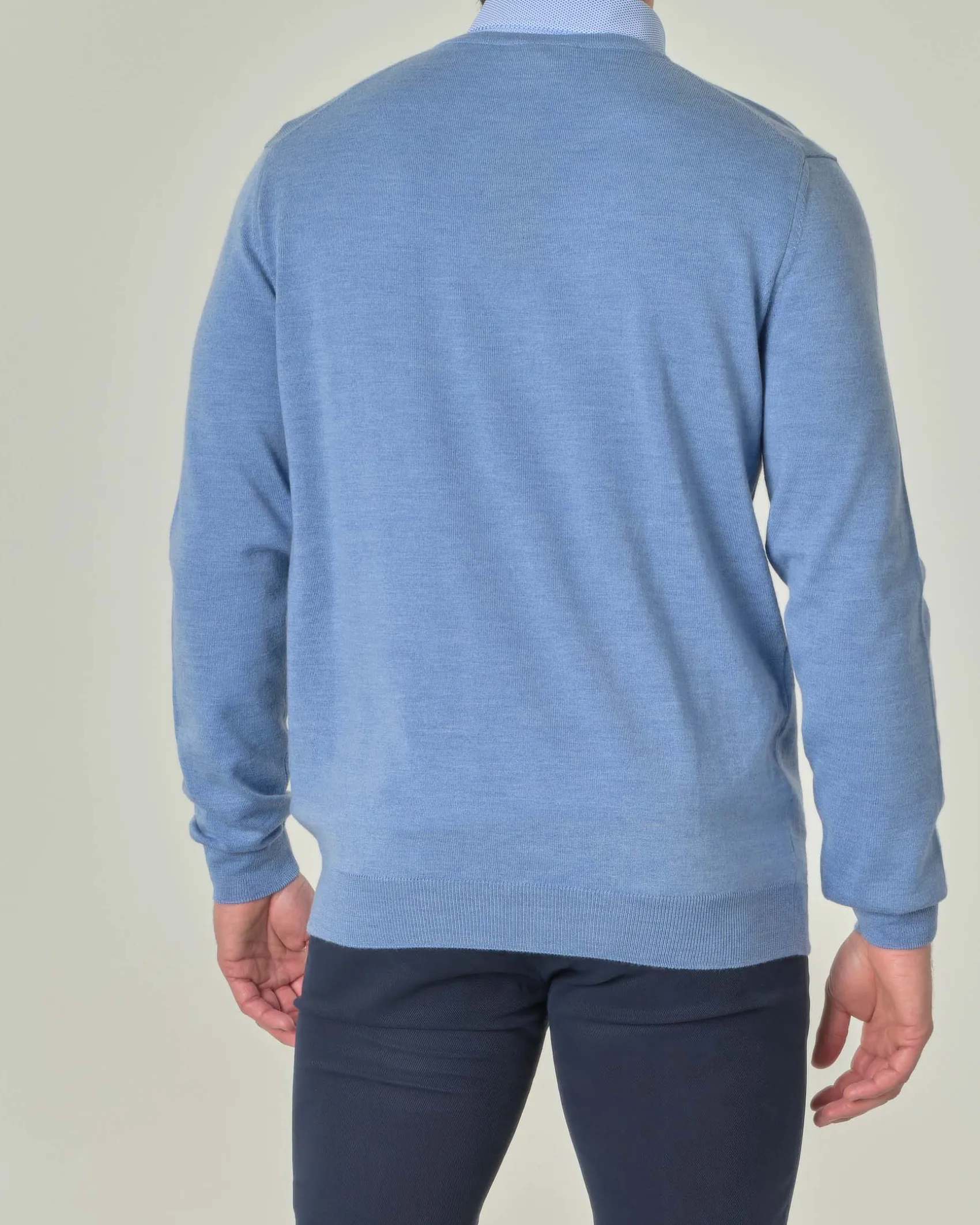 Maglia Pellizzari con scollo a V azzurra in pura lana merino