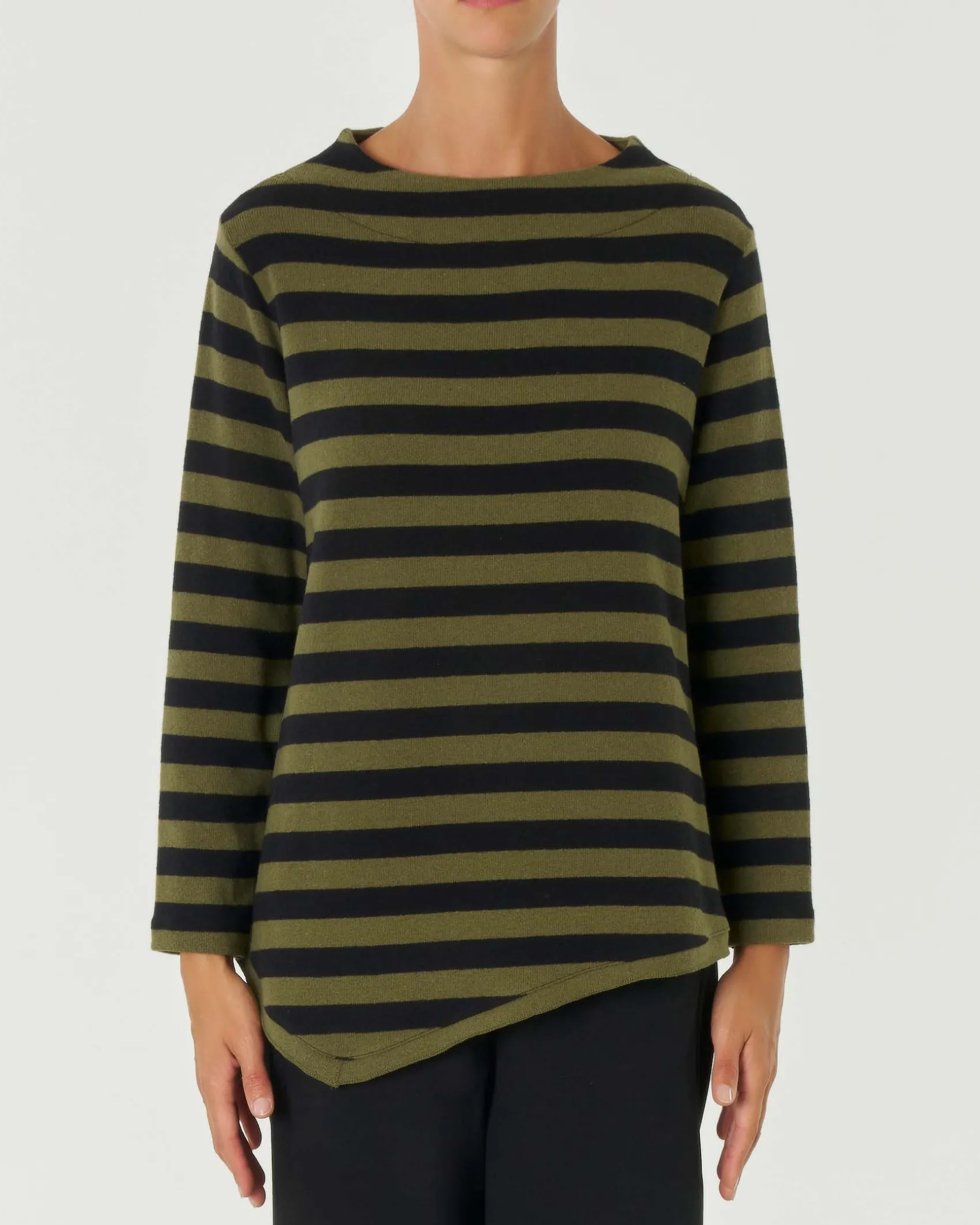 Maglia verde e nera a righe in cotone stretch con collo a cratere e fondo a punte