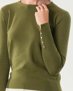 Maglia verde militare Hlo! in misto viscosa con polsini alti lavorati a costine con bottoncini in metallo satinato