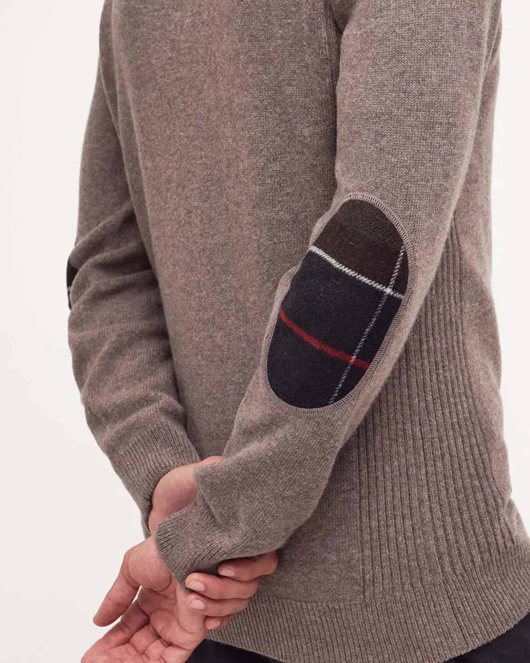 Maglione Barbour color noce in pura lana con apertura a mezza zip