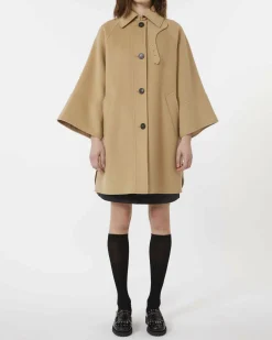 Mantella color cammello Weekend Max Mara in doppio drap di pura lana con restro imbottito e trapuntato