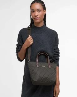 Mini bag verde militare Barbour in nylon trapuntato con tracolla più lunga staccabile