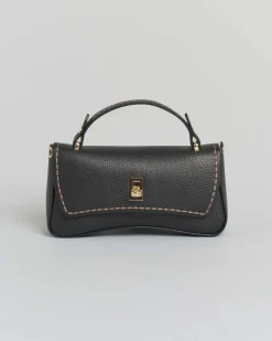 Mini bag VisonĂ nera dalla forma allungata in pelle martellata con impunture e patta di chiusura