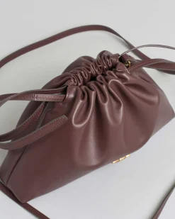 Mini sacchetto color mogano Pinko in pelle con chiusura arricciata con doppia tracolla a coulisse