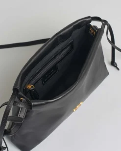 Mini sacchetto nero Pinko in pelle con chiusura arricciata con doppia tracolla a coulisse