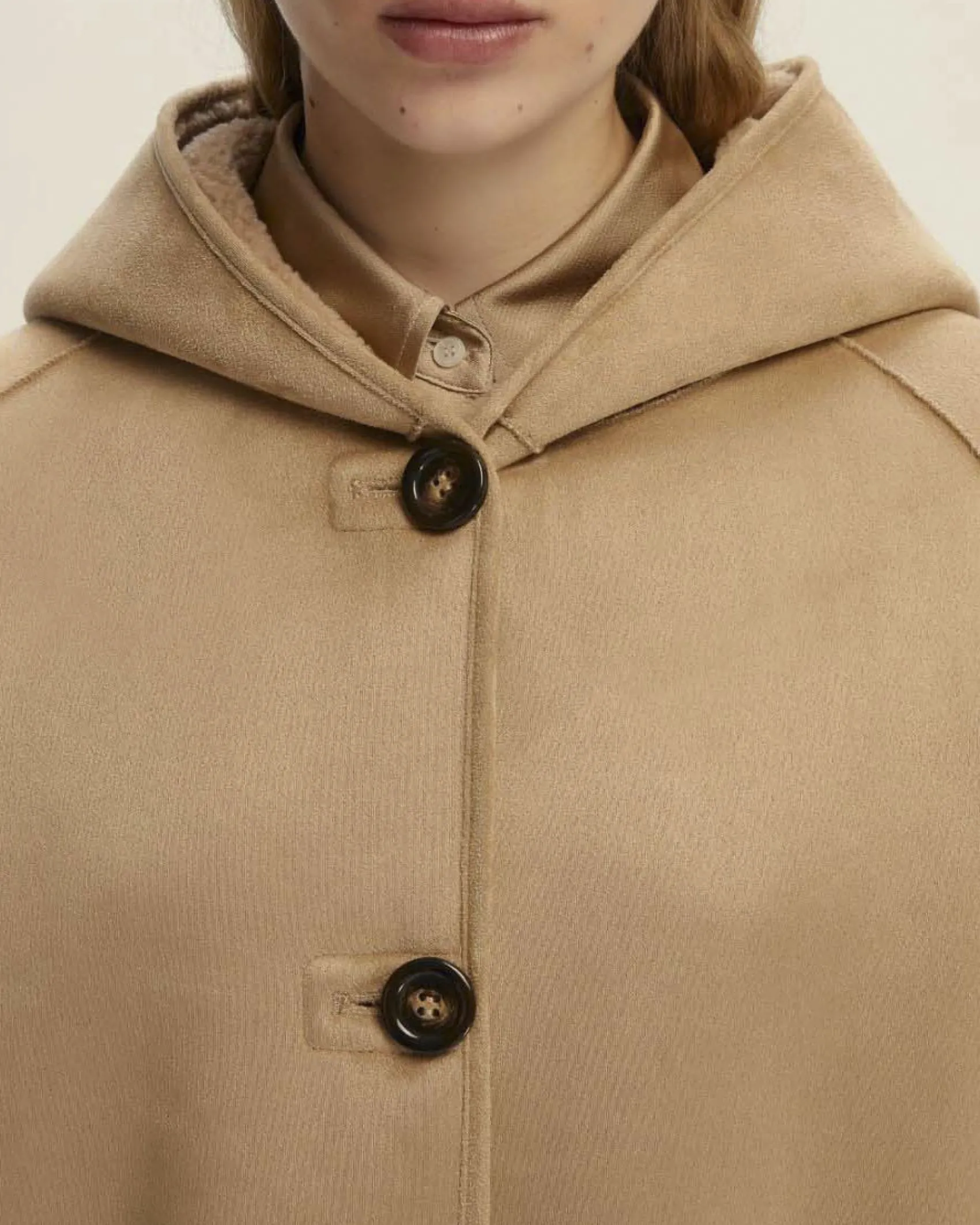 Montone reversibile color sabbia Emme Marella con cappuccio con tasche laterali applicate