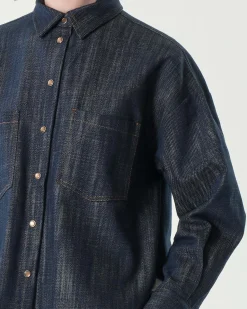 Overshirt blu in denim di cotone con doppia tasca sul petto