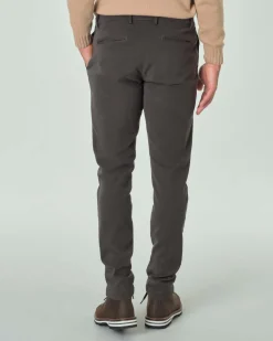 Pantalone chino Ashki.i antracite in tessuto diagonale di misto cotone e modal stretch